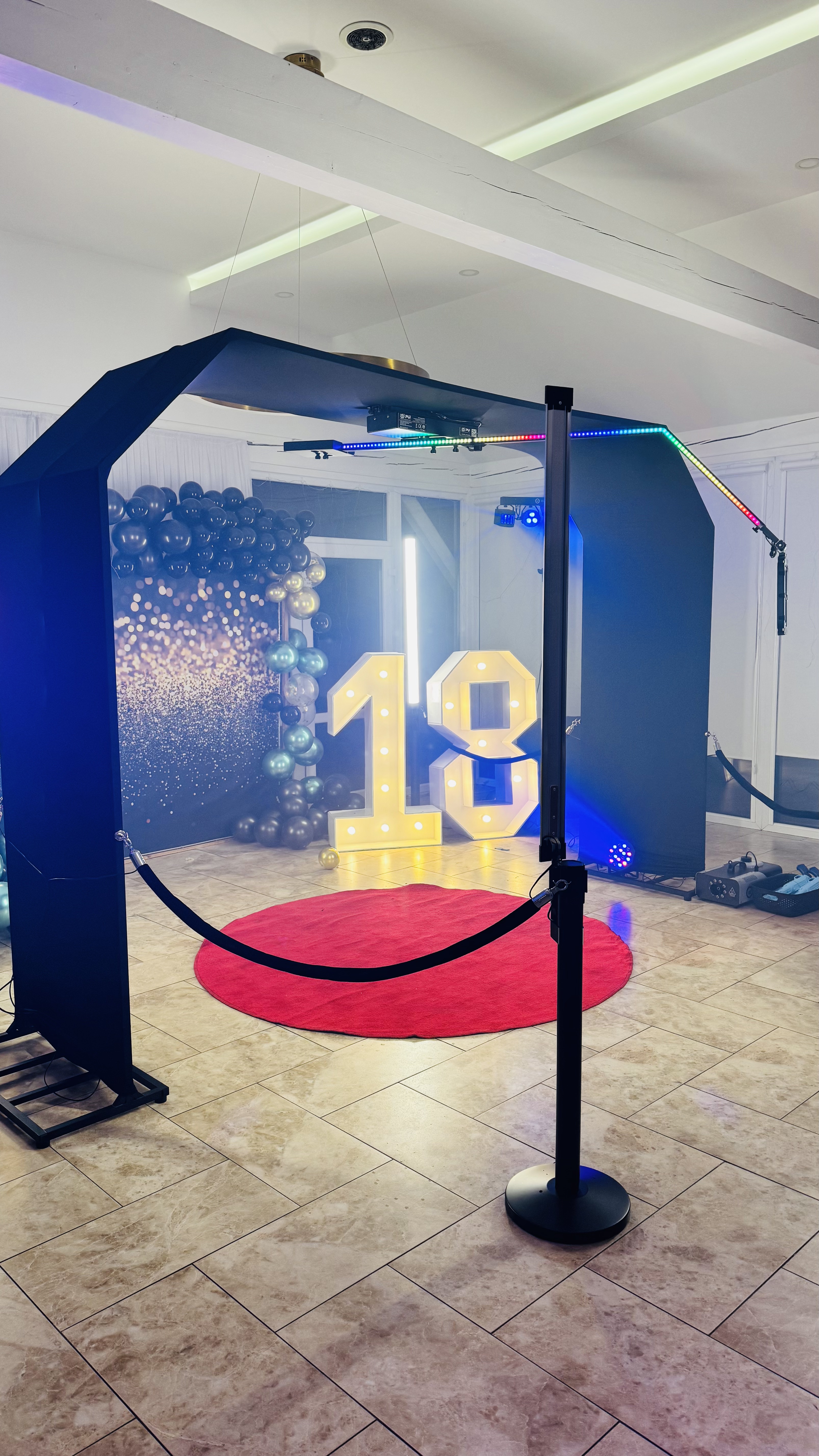 Fotobudka 360 na wesele urodziny event impreze Fotobudka retro drewniana boho na wesele urodziny event Gdynia Gdańsk Sopot Trójmiasto Pomorskie